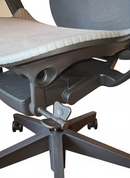 Herman Miller Mirra 2